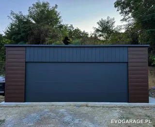Garaż blaszany antracyt dwustanowiskowy — realizacja EVO GARAGE