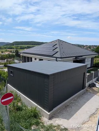 Garaż blaszany antracyt dwustanowiskowy — realizacja EVO GARAGE