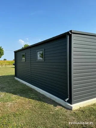 Garaż blaszany antracyt jednostanowiskowy — realizacja EVO GARAGE