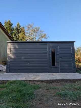 Garaż blaszany antracyt jednostanowiskowy — realizacja EVO GARAGE