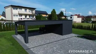 Garaż blaszany antracyt z wiatą — realizacja EVO GARAGE
