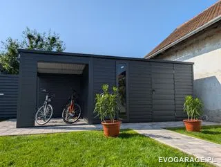 Garaż blaszany antracyt z wiatą — realizacja EVO GARAGE