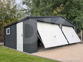 Garaż blaszany biały dwustanowiskowy, brama uchylna — realizacja EVO GARAGE