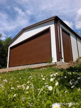 Garaż blaszany biały jednostanowiskowy — realizacja EVO GARAGE