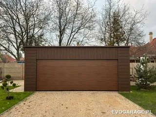 Garaż blaszany drewnopodobny ciemny orzech dwustanowiskowy — realizacja EVO GARAGE