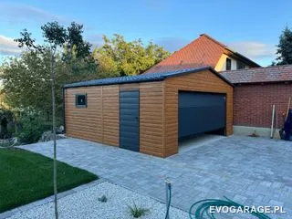 Garaż blaszany drewnopodobny złoty dąb jednostanowiskowy — realizacja EVO GARAGE