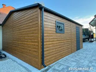 Garaż blaszany drewnopodobny złoty dąb jednostanowiskowy — realizacja EVO GARAGE