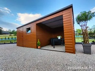 Garaż blaszany drewnopodobny złoty dąb jednostanowiskowy — realizacja EVO GARAGE