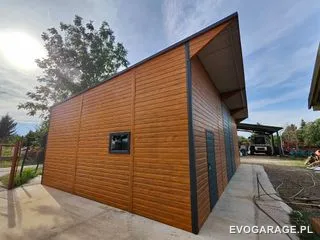 Garaż blaszany drewnopodobny złoty dąb jednostanowiskowy — realizacja EVO GARAGE